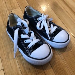 Like new ** Converse all stars